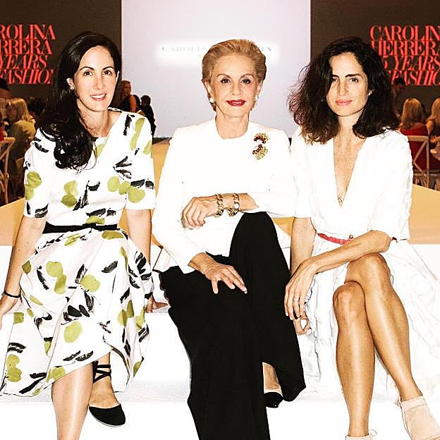 Carolina Herrera (centro) y sus hijas Patricia (izquierda) y Carolina Adriana (derecha)