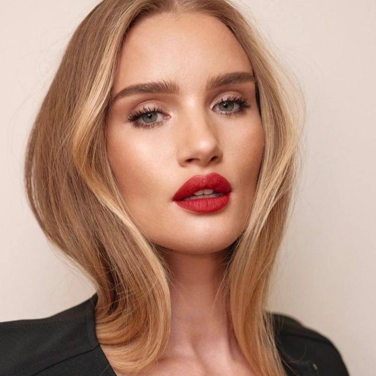 Conseguirás la bonita mirada de Rosie Huntington-Whiteley con estos contornos