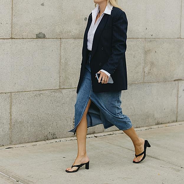 Imagen principal - Looks de street style y uno de la influencer Rebeca Santana.