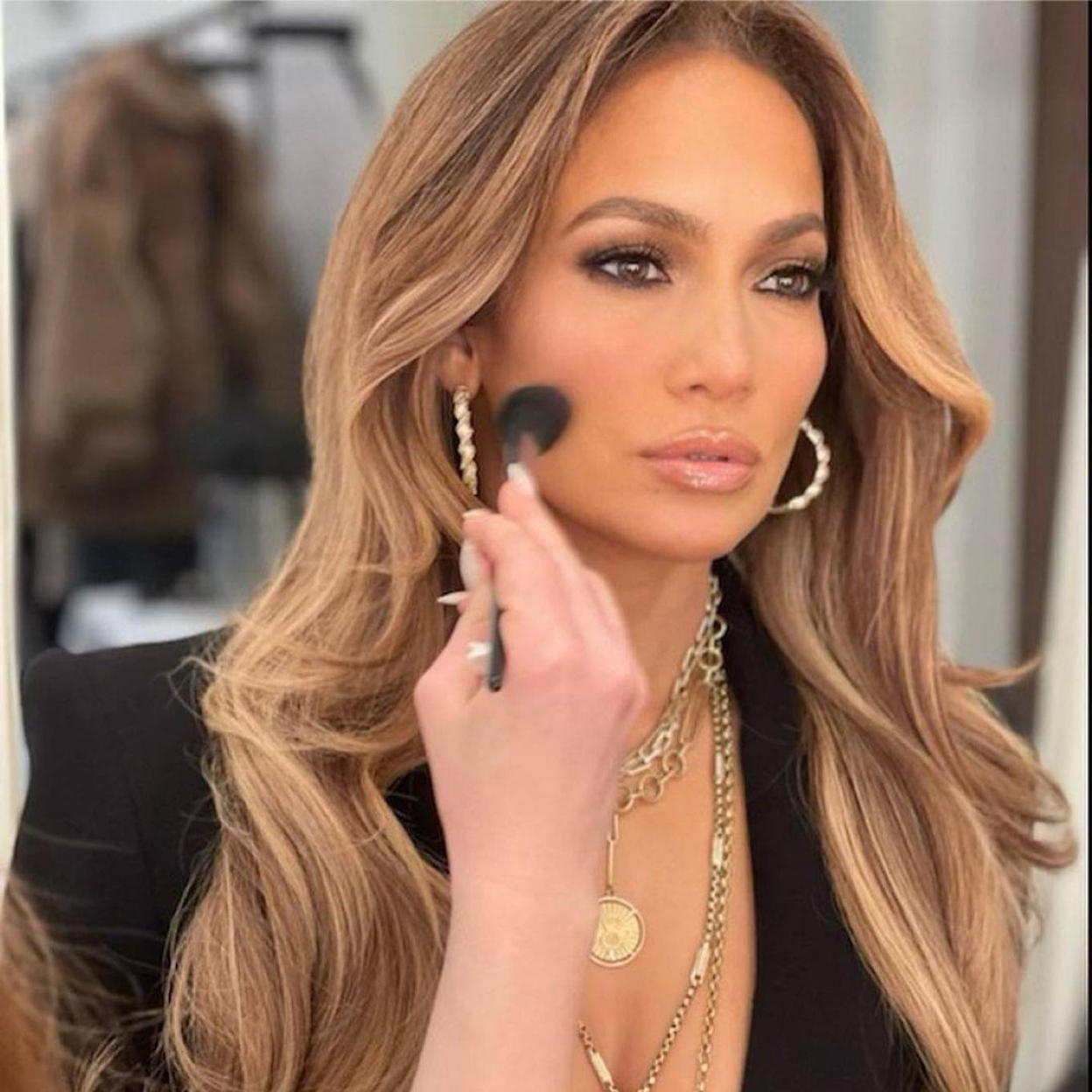 La piel perfecta de Jennifer López se consigue con estre truco con corrector