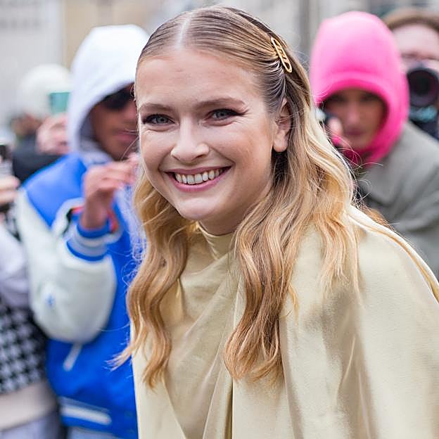 La francesa con el estilo más copiado del momento se ha hecho el cambio de look con el color de pelo favorito de las famosas
