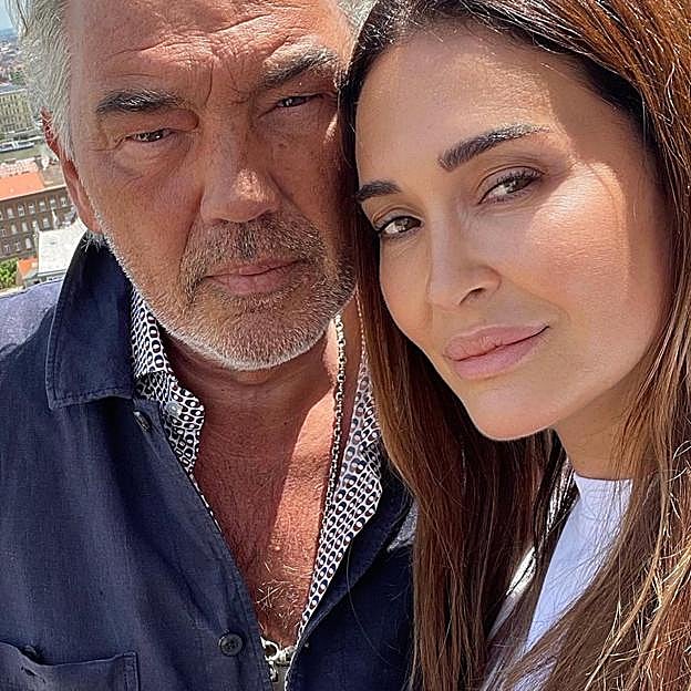 Vicky Martín Berrocal confiesa en su libro, 'La felicidad ni tiene edad ni tiene talla', que su última pareja, el portugés Joao Viegas, es el gran amor de su vida. 