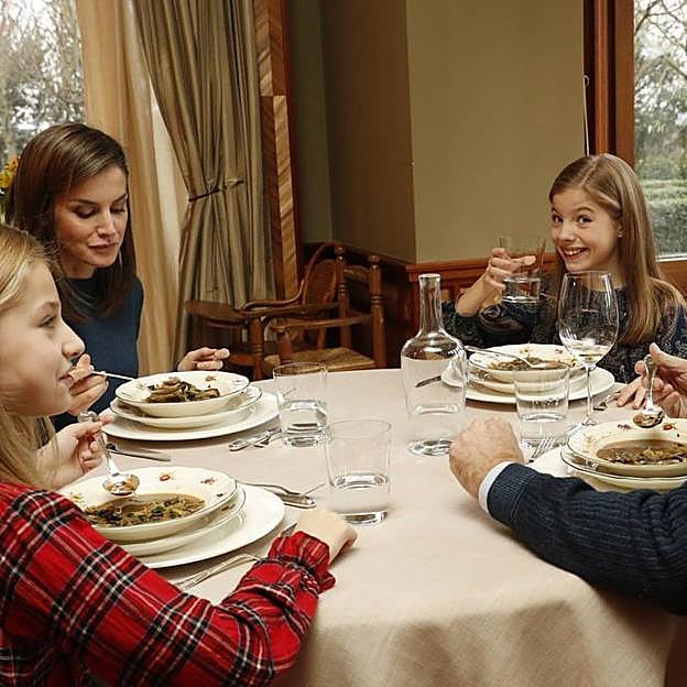 Una escena del vídeo que la Casa Real española publicó coincidiendo con el 50 cumpleaños del rey Felipe VI.