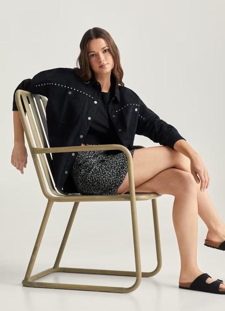 Imagen - Chaqueta con tachuelas de Green Coast, 49,99€.