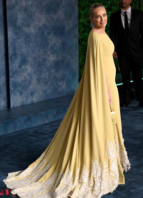 Imagen - Sharon Stone con vestido largo en amarillo. Foto: Gtres.