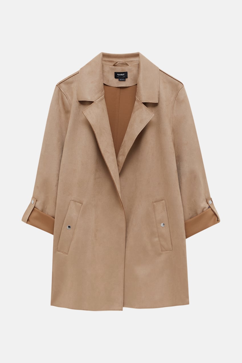 Imagen - Chaqueta de ante de Pull & Bear. Foto: Pull & Bear.