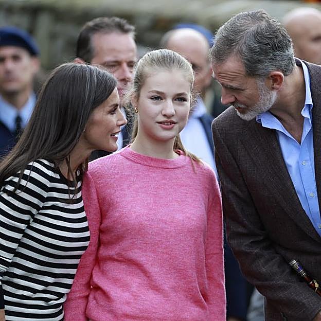 La reina Letizia, la princesa Leonor y el rey Felipe.