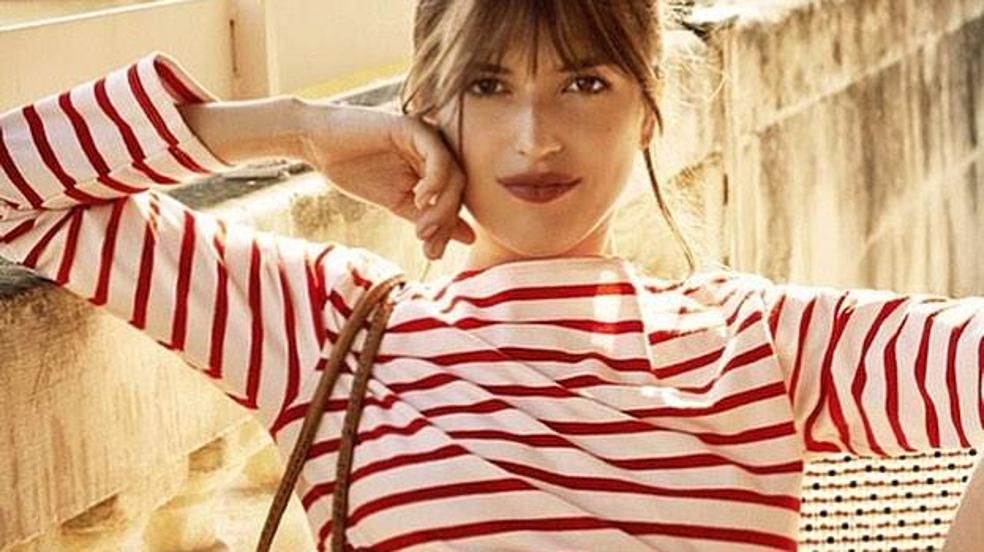 Las camisetas de rayas básicas favoritas de las francesas para hacer sus looks de diario más chic