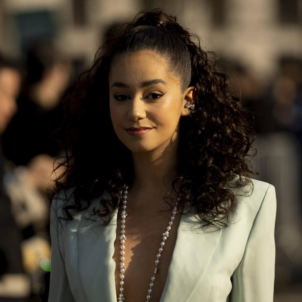 Consigue los rizos definidos de la influencer con estas espumas para método curly