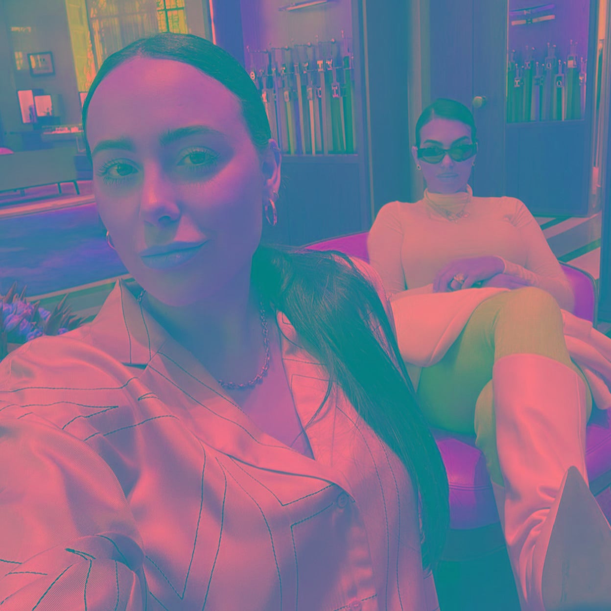 Ivana Rodríguez, en una de las muchas fotos que cuelga en su perfil de Instagram con su hermana pequeña, Georgina. 