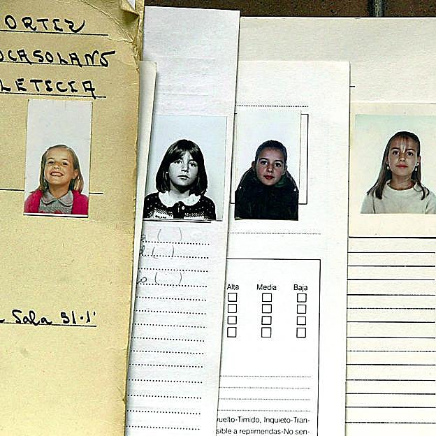 Imagen de las fichas de Letizia en sus años de estudiante en Asturias. 