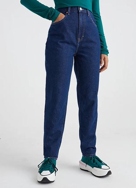 Imagen - Vaqueros Mom Cónicos De Talle Superalto de Tommy Hilfiger, 47€.