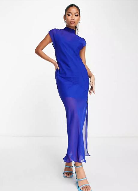 Imagen - Vestido semilargo azul cobalto sin mangas con espalda al aire de Asos, 45,99€.