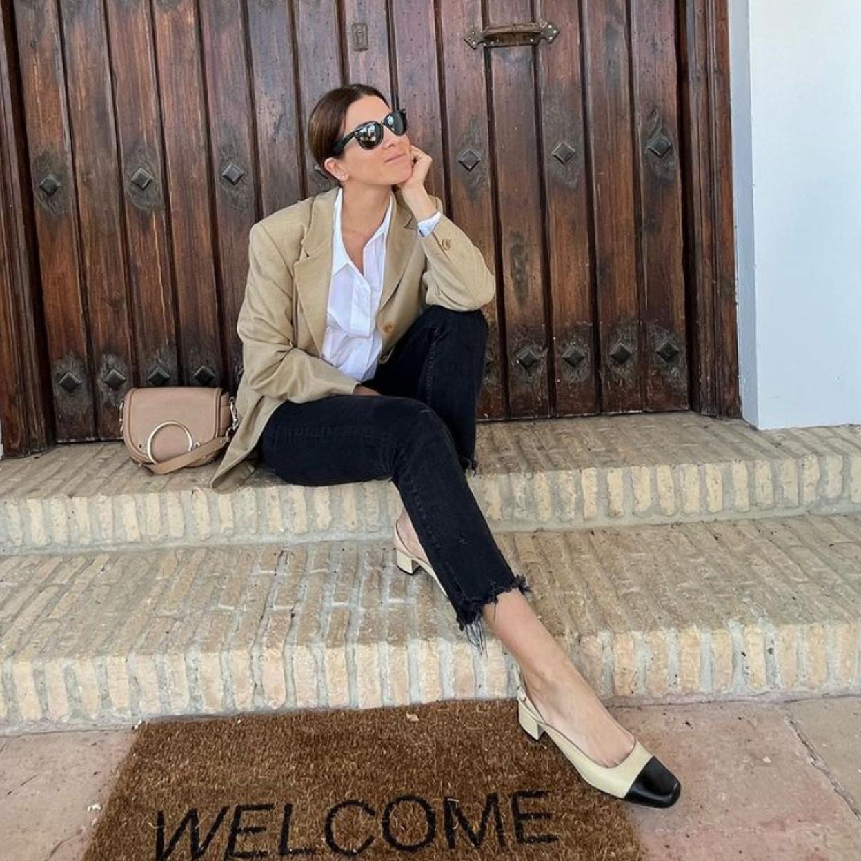 Virginia Troconis con un look de entretiempo.