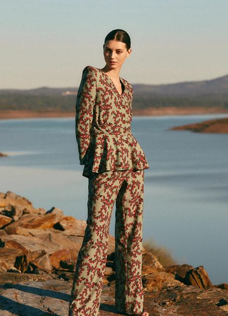 Imagen - Conjunto de traje con estampado de coral de Vogana. Foto: Vogana.