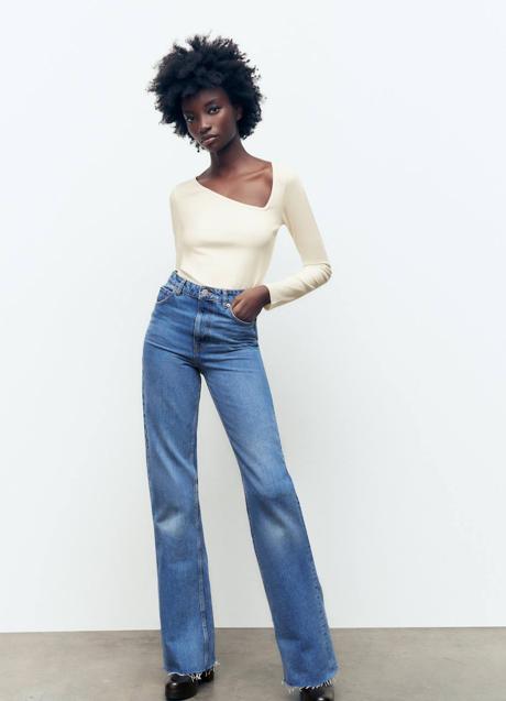 Imagen - Camiseta con mangas largas y detalle asimétrico