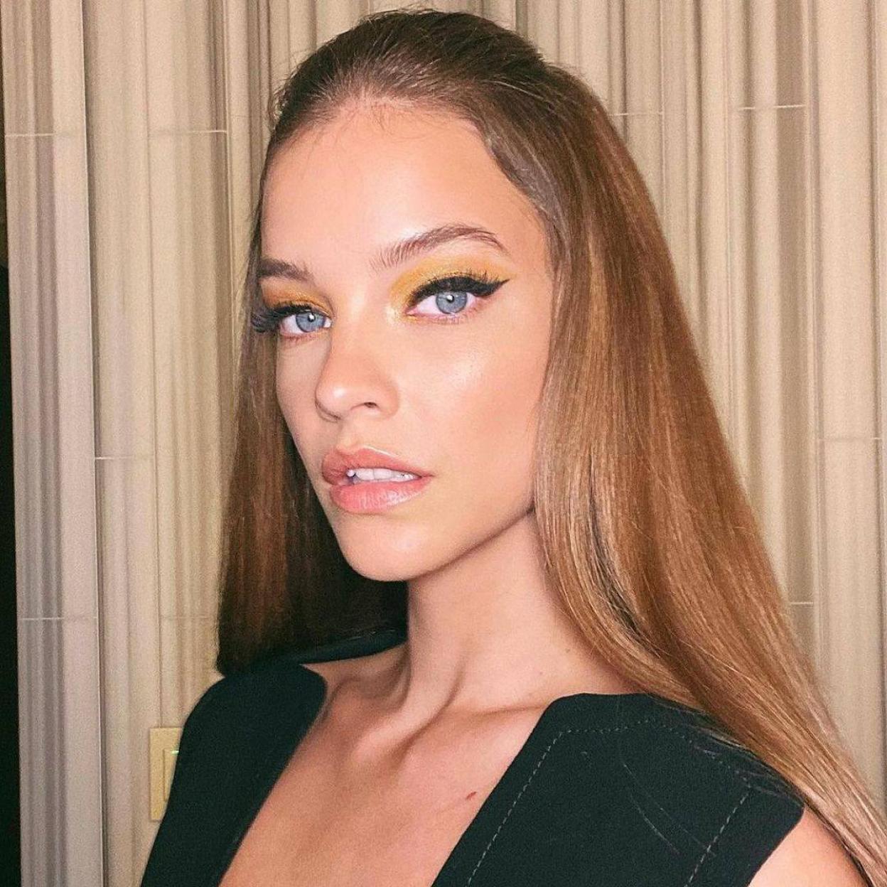 La modelo Barbara Palvin presume de piel radiante