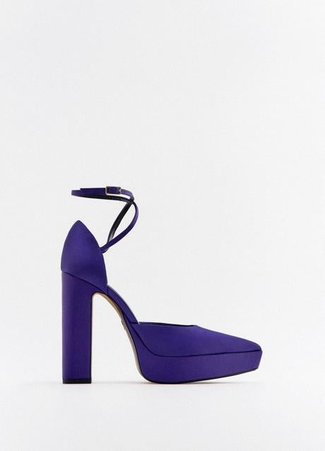 Imagen - Zapato de tacón con plataforma en morado de Zara. Foto: Zara.