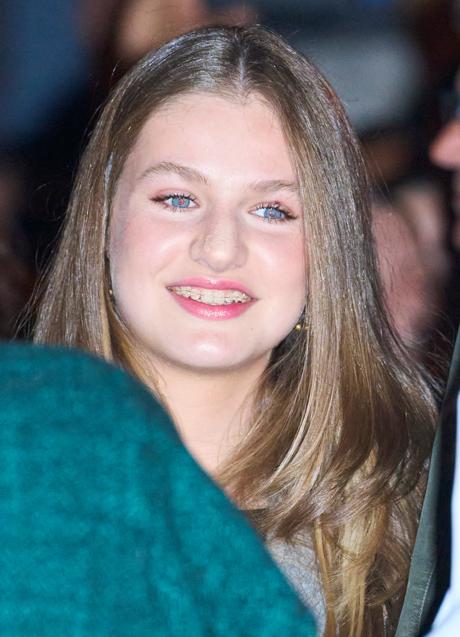 Imagen - La princesa Leonor en su última aparición en Chinchón, donde hemos podido ver el estado de su sonrisa actual. FOTO/Mujerhoy.