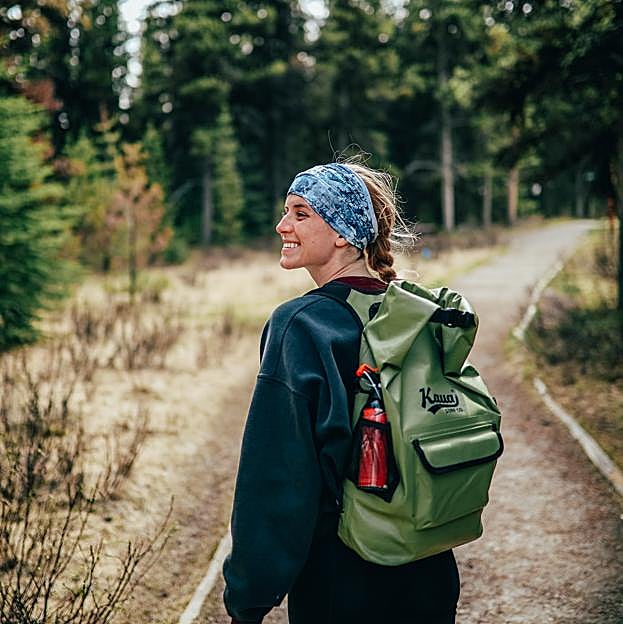 Caminar en cuesta: un ejercicio perfecto si tienes más de 50 años para quemar más calorías y tonificar piernas