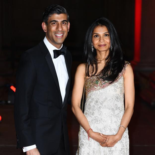 Akshata Murty junto a su marido, el primer ministro del Reino Unido Rishi Sunak,