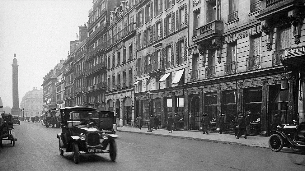 Imagen histórica de París, ciudad en la que Cartier inició su carrera de éxito.