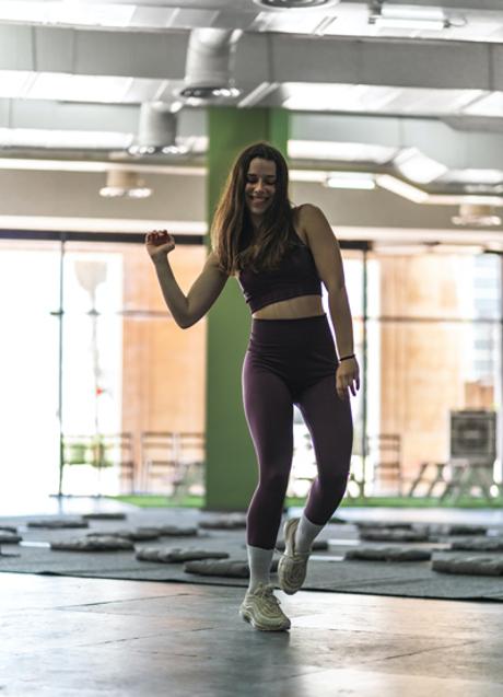 Imagen - Mujer entrenando/PEXELS