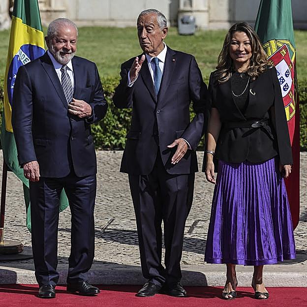 Lula da Silva y su mujer Janja junto a Marcelo Rebelo, presdidente de Portugal. 