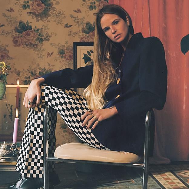 María Rosendfeldt se encarga ahora de gestionar el legado artístico de su madre, Ouka Leele. 