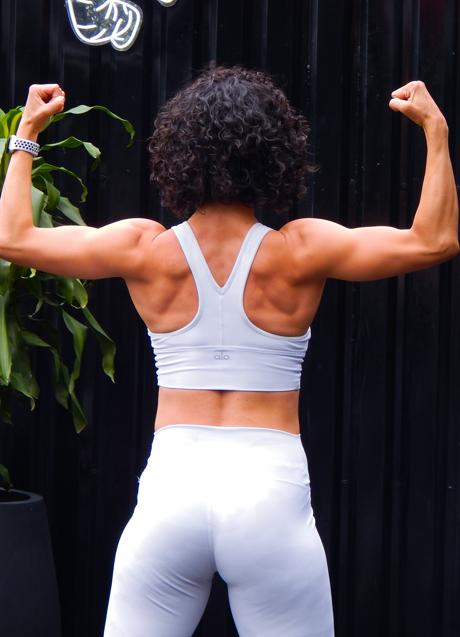 Imagen - Mujer con espalda definiida/PEXELS