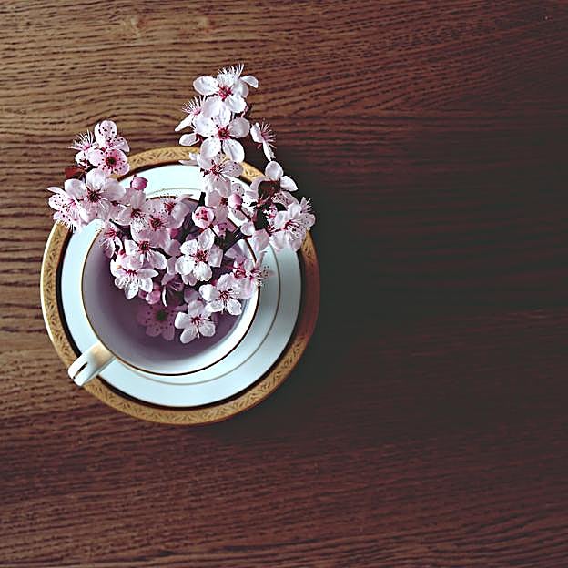 Taza de té con flores. 