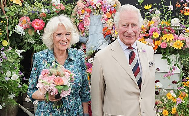 Carlos II y la reina consorte Camilla
