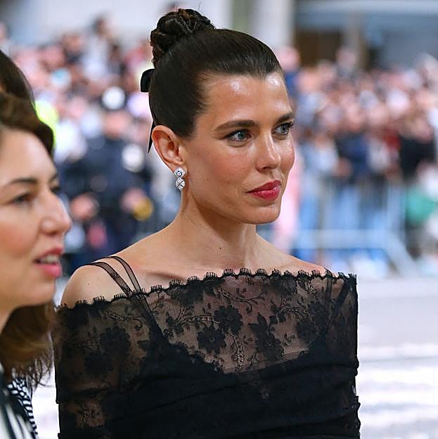 Carlota Casiraghi sí es la más elegante de la Met Gala 2023: su truco con leggings para llevar transparencias
