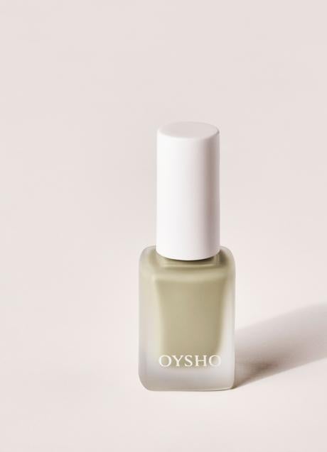 Imagen - Esmalte de uñas en color verde de Oysho. Foto: Oysho.