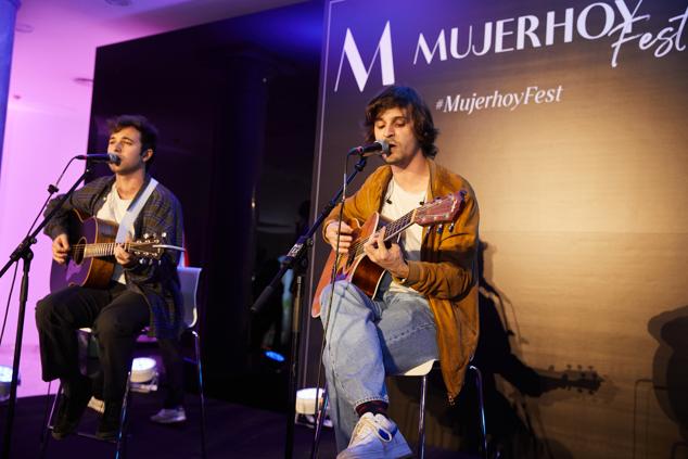Besmaya sorprendió con un concierto en acústico donde repasó sus grandes hits y todo el público coreó emocionado sus canciones.