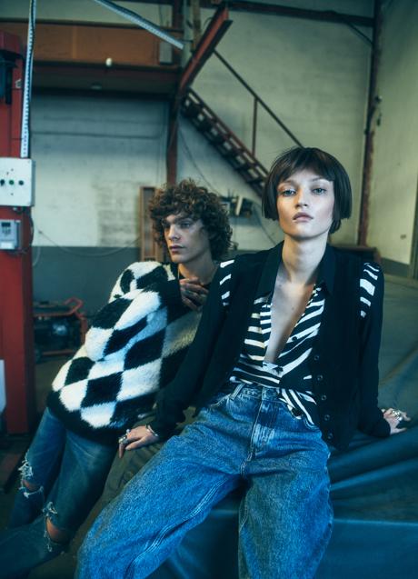 Imagen - Modelos posan con prendas de estampado blanco y negro.