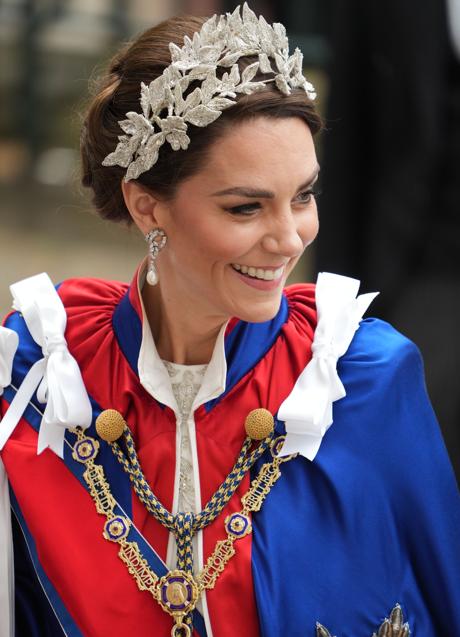 Imagen - Kate Middleton con un tocado de plata. / GTRES