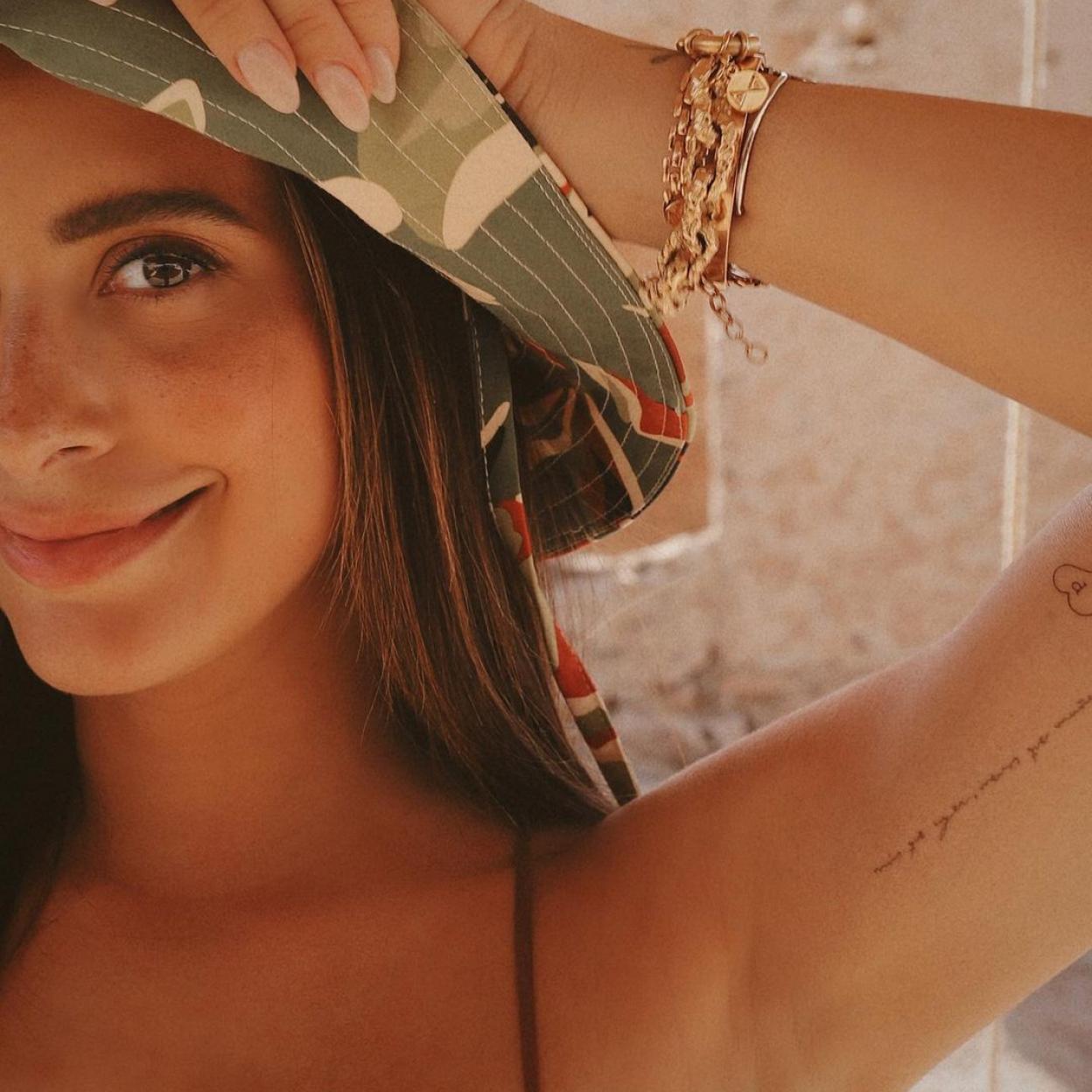 María Fernandez-Rubíes en un posado veraniego