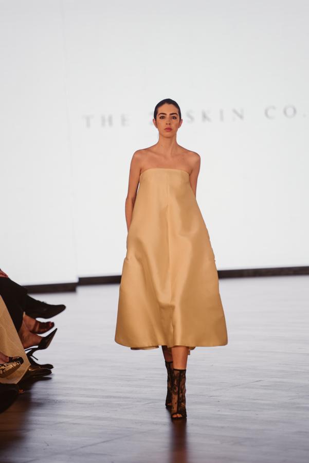 Un estilo delicado y atemporal, que el lujo asequible y la costura artesanal son compatibles.