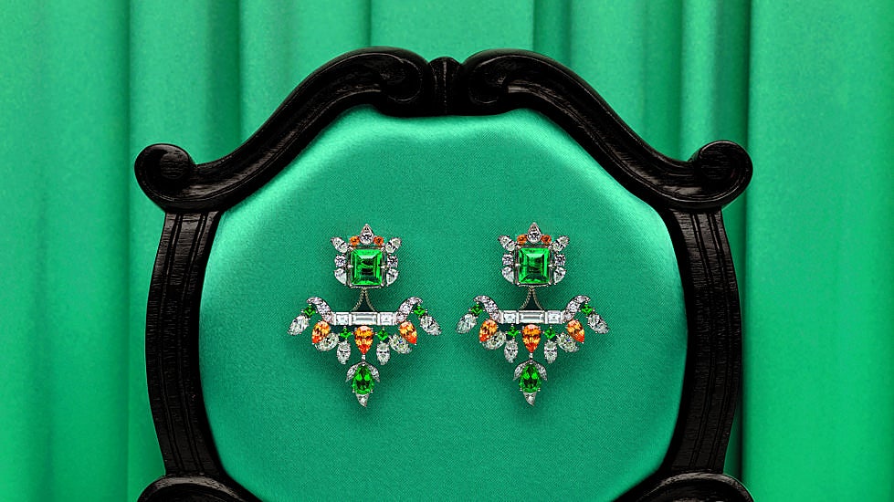 Pendientes de la colección Hortus Delicarium, de Gucci.