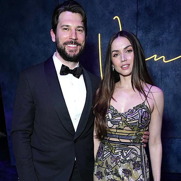 Quién es Paul Boukadakis, el novio de Ana de Armas que es multimillonario, vicepresidente de Tinder y la sigue en silencio a todas partes