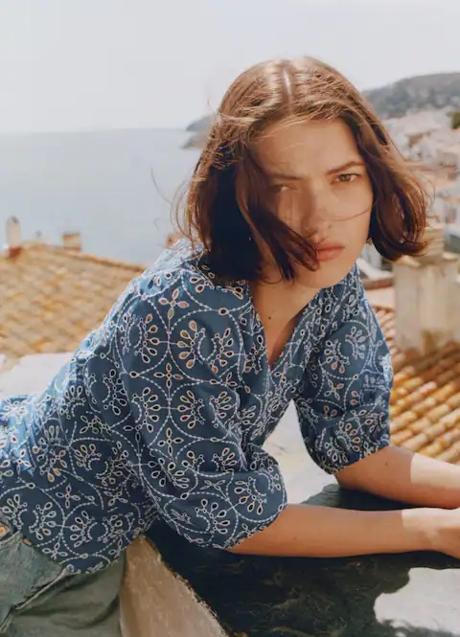 Imagen - Blusa con bordados Mango (35,99 euros)