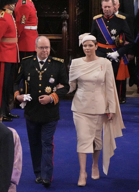 Imagen - La entrada a Westminster Abbey de Alberto y Charlène de Mónaco para asistir a la coronación de Carlos III. (FOTO: D.R.)