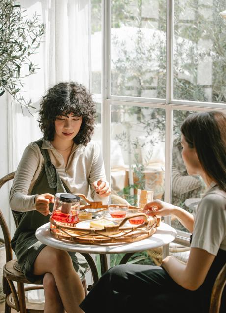 Imagen - Mujeres desayunando/PEXELS