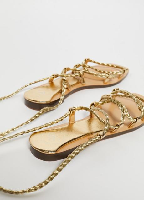 Imagen - Sandalias doradas de Sfera (21,99 euros)