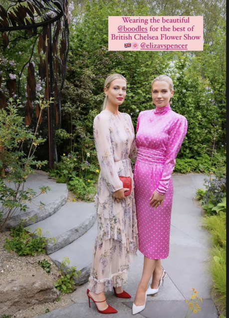 Imagen - Amelia Spencer con vestido rosa estampado. Foto: @ameliaspencer15.