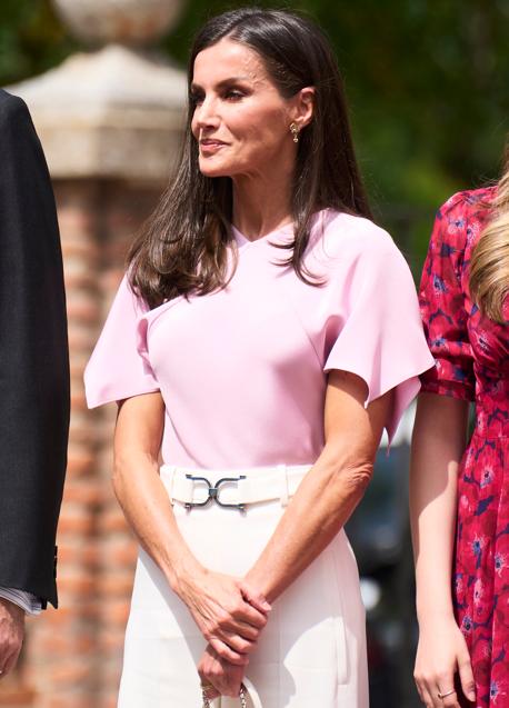 Imagen - La reina Letizia en la confirmación de Sofía. / LIMITED PICTURES