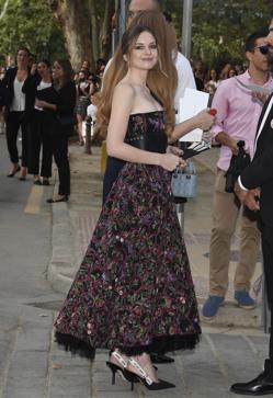 Imagen secundaria 2 - Los looks de Stella Banderas en París.