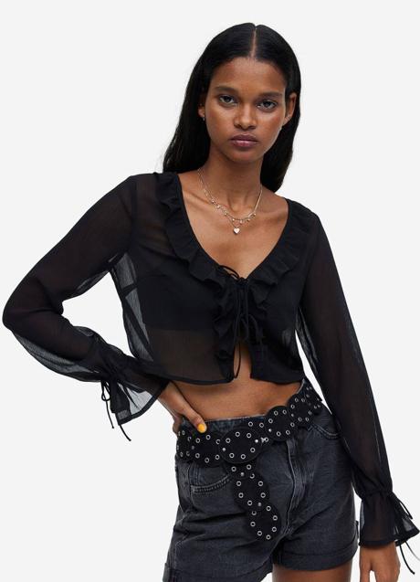 Imagen - Blusa con cierre de lazadas y volantes