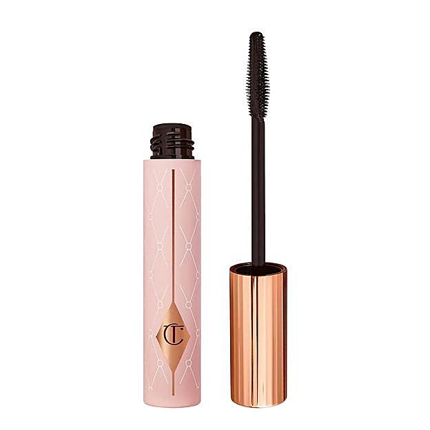 Pillow Talk Push Up Lashes de Charlotte Tilbury. Precio: 31,99 euros